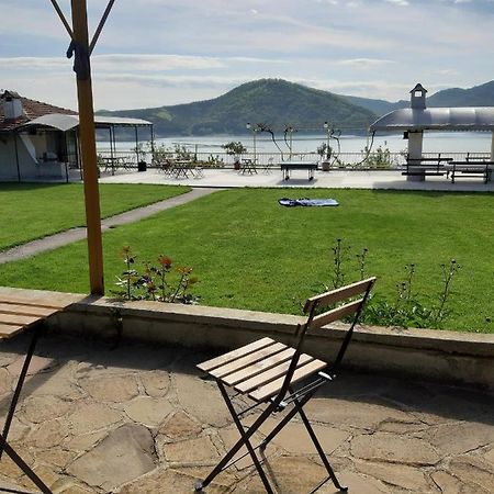 Family Hotel Belvedere Dŭlgopol 外观 照片