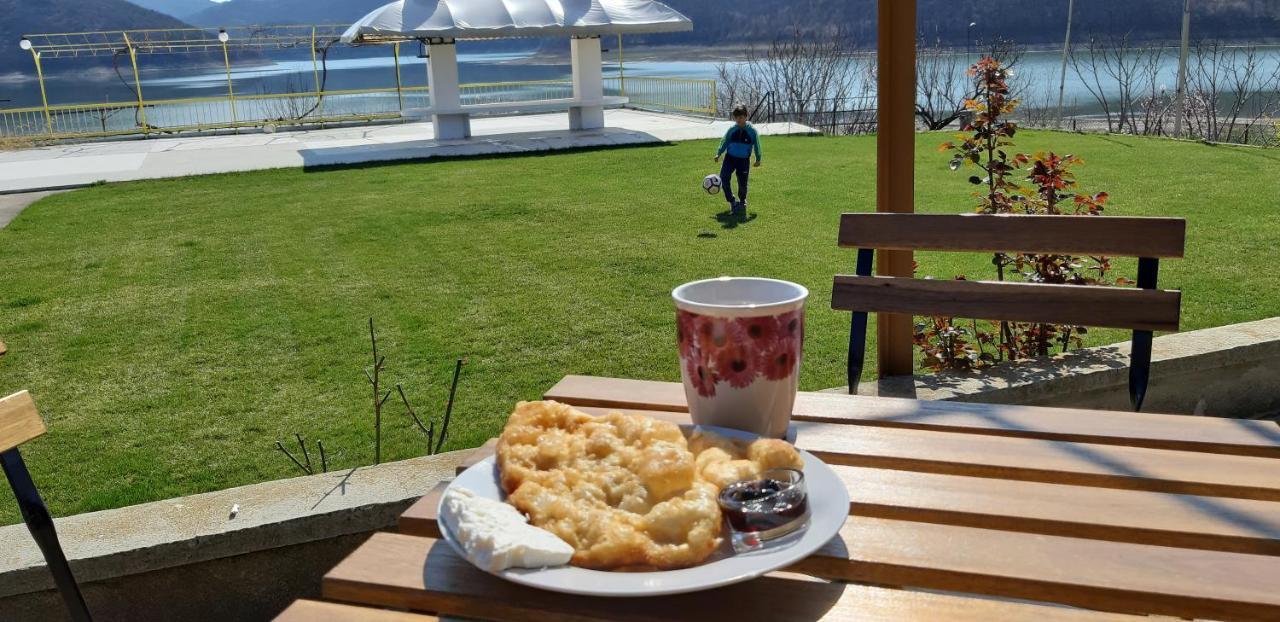 Family Hotel Belvedere Dŭlgopol 外观 照片
