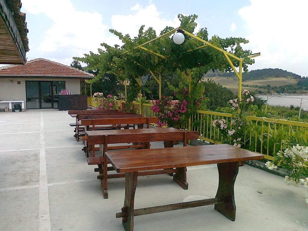 Family Hotel Belvedere Dŭlgopol 外观 照片