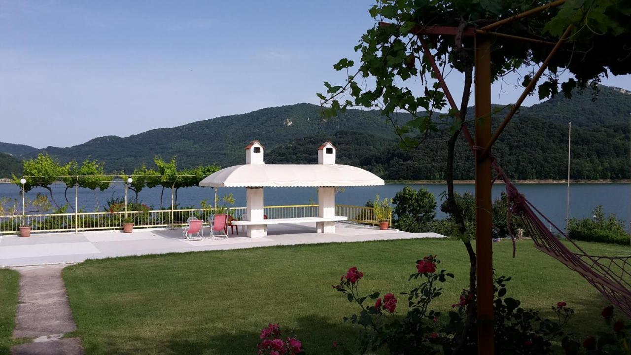 Family Hotel Belvedere Dŭlgopol 外观 照片
